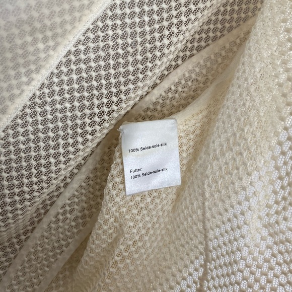 ⭐️🌴Akris Silk Blazer - Picture 3 of 4